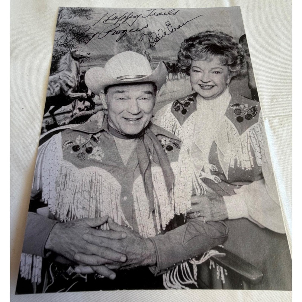 Roy Rogers and Dale Evans Signed Happy Trails Vintage B&W Western Photo F190‎